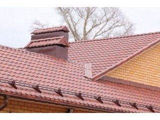 Готовь сани летом: выбираем снегозадержатели для кровли