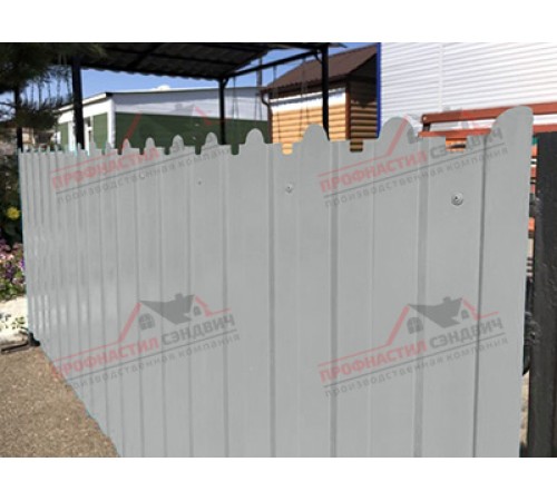 Купить профнастил фигурный C8 - 0,45 ПЭ с пленкой RAL 9006 бело-алюминиевый от производителя